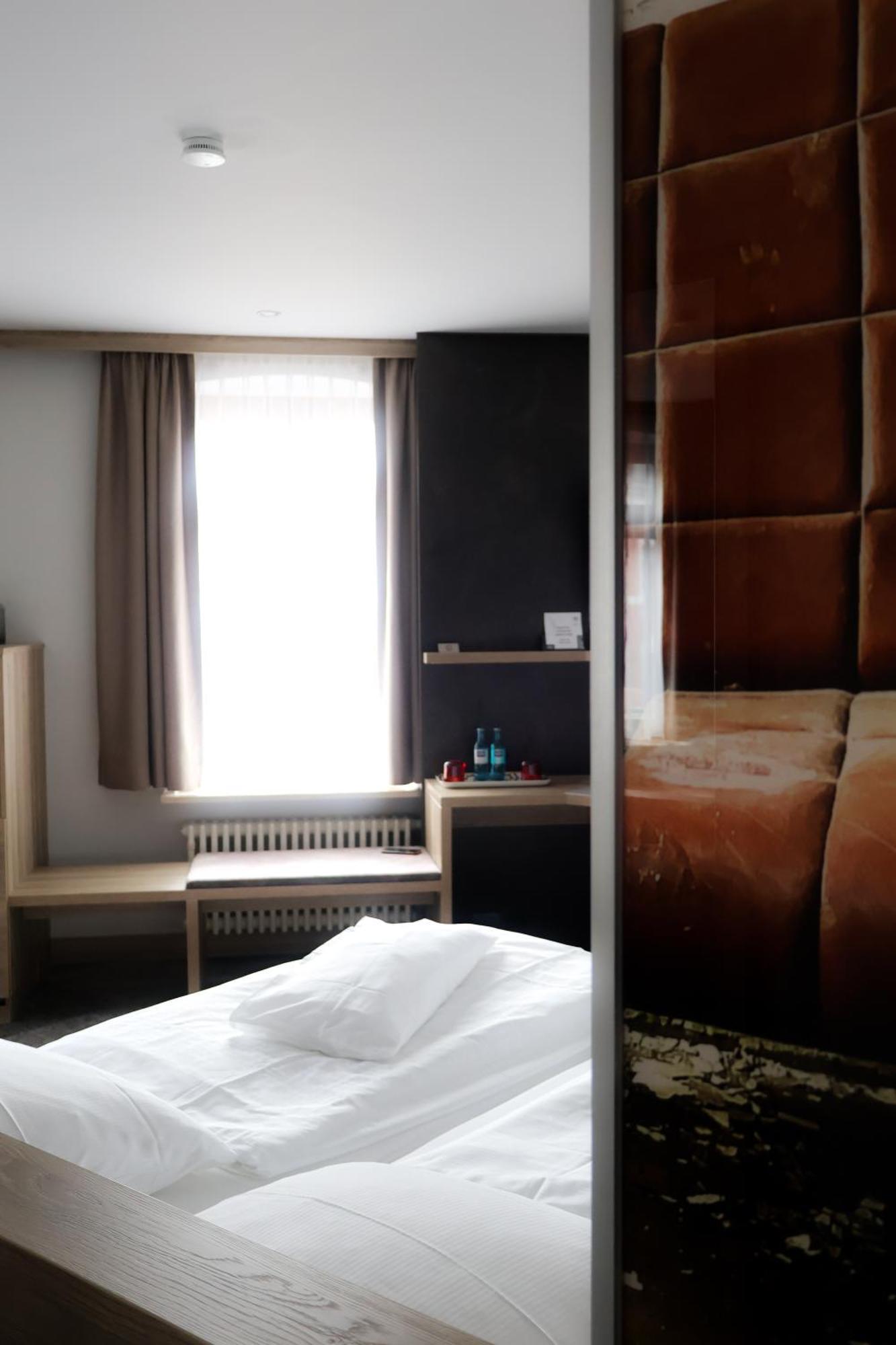 Alexxanders & Boardinghouse, Restaurant Hotel 3*