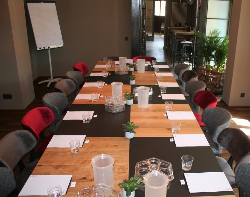 Alexxanders & Boardinghouse, Restaurant Hotel 3*