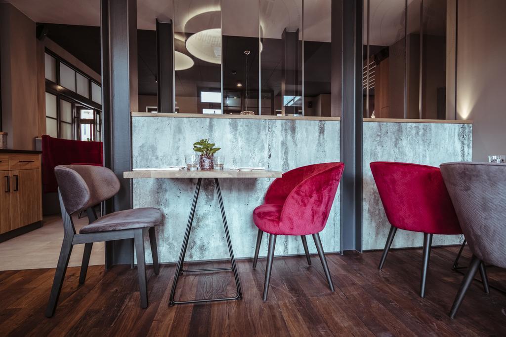 Alexxanders & Boardinghouse, Restaurant 3*