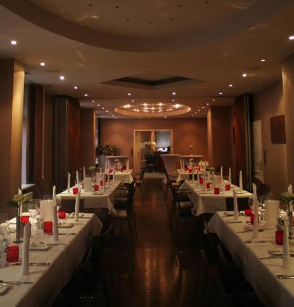 Alexxanders & Boardinghouse, Restaurant